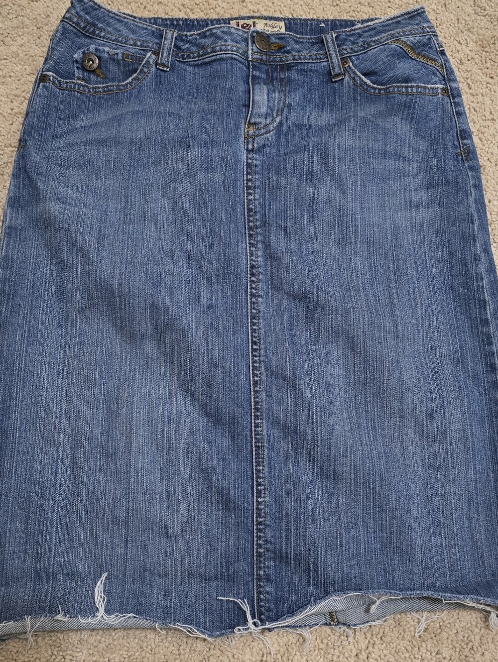 Women’s Blue Denim Knee-Length Skirt